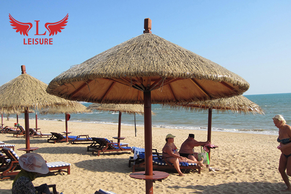 海南棋子灣-仿真茅草傘項(xiàng)目